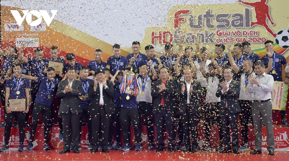 closing ceremony marks end of national futsal hdbank championship 2020 picture 9