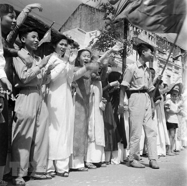 photos show memories of hanoi liberation day in 1954 picture 13