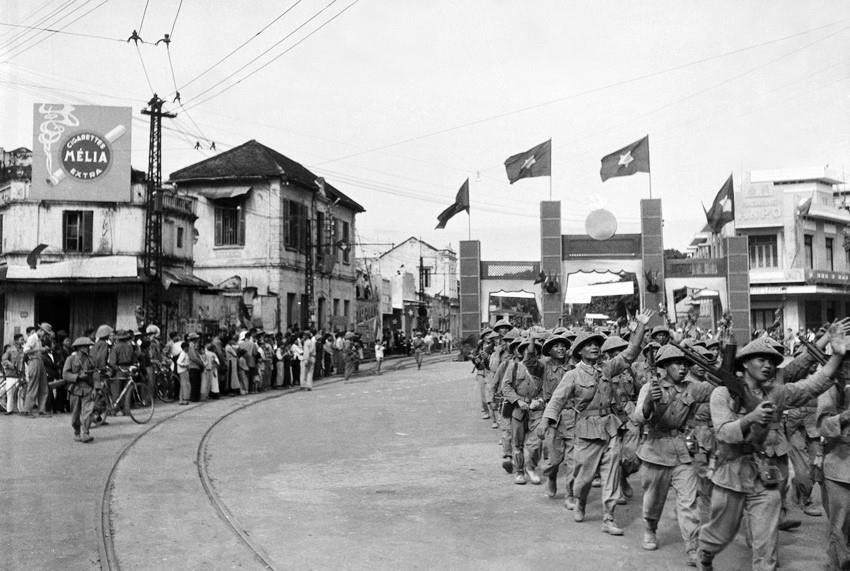 photos show memories of hanoi liberation day in 1954 picture 15