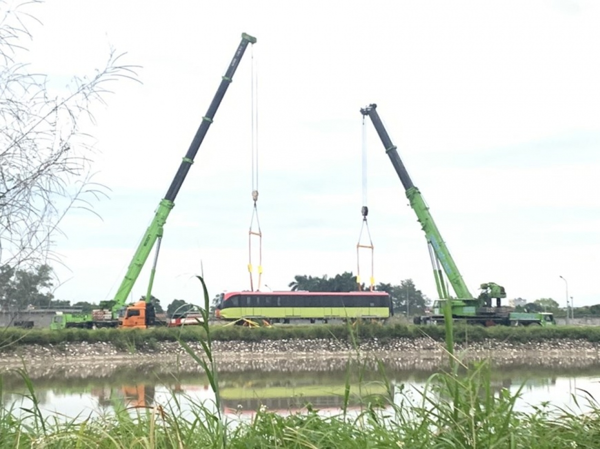 first metro train of hanoi route arrives at local depot picture 3