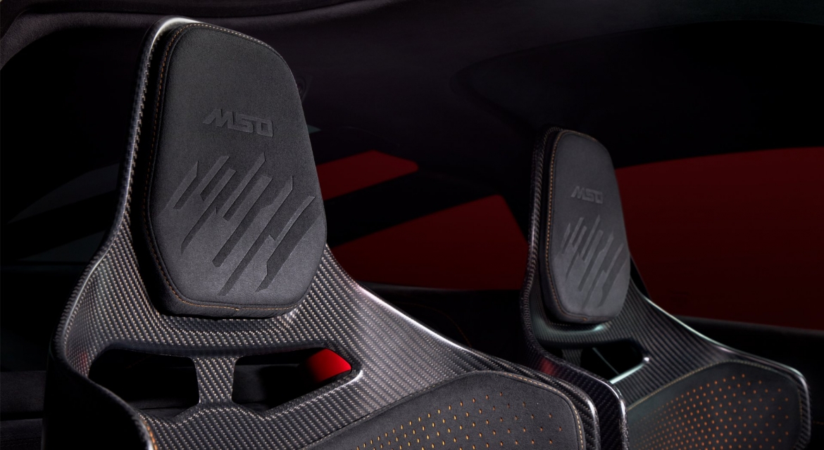 ngam mclaren 765lt voi phoi mau strata do mso dam trach hinh anh 11