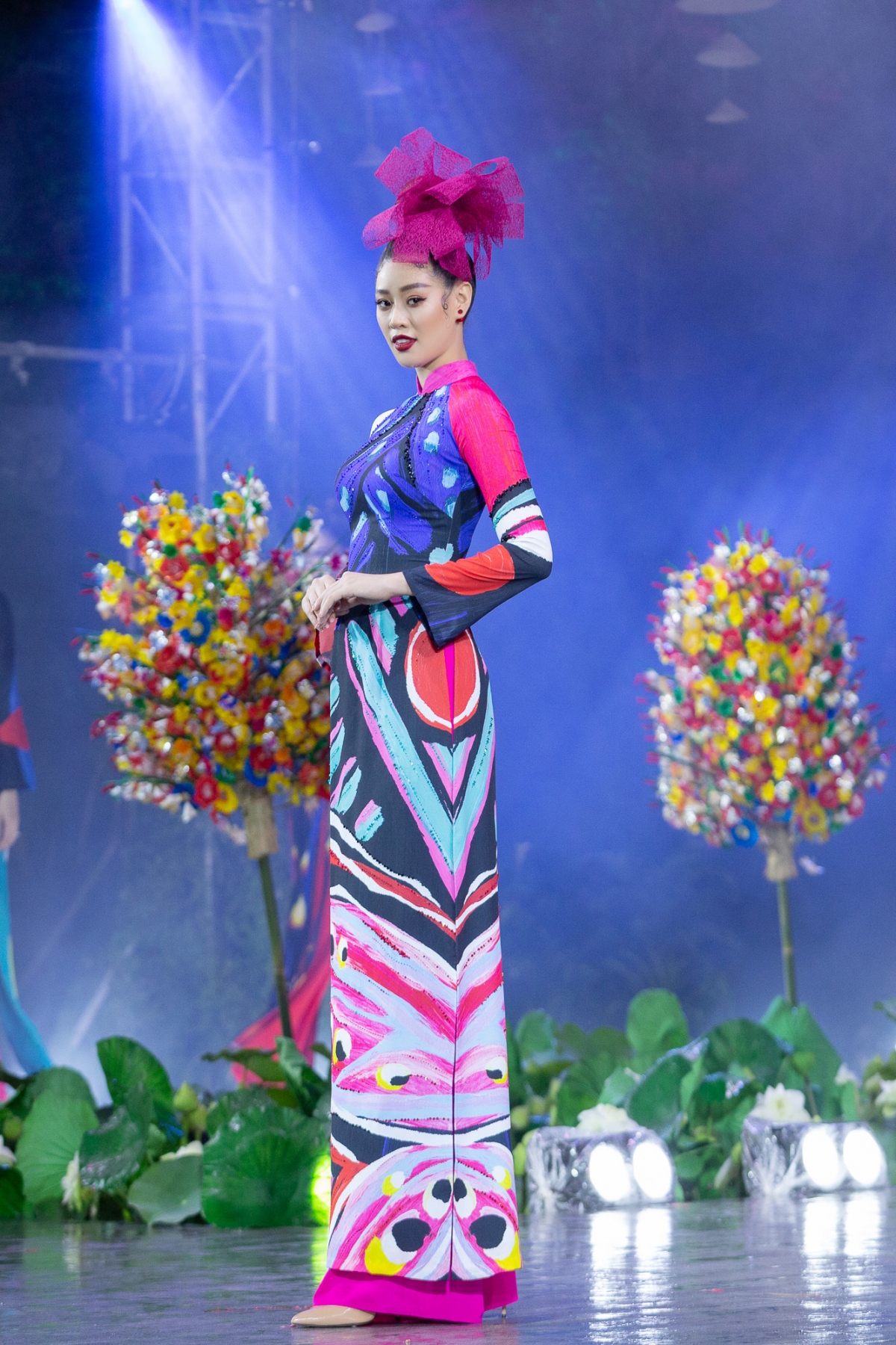 hoa hau khanh van dep rang ro, trinh dien tai le hoi ao dai tp hcm nam 2020 hinh anh 7