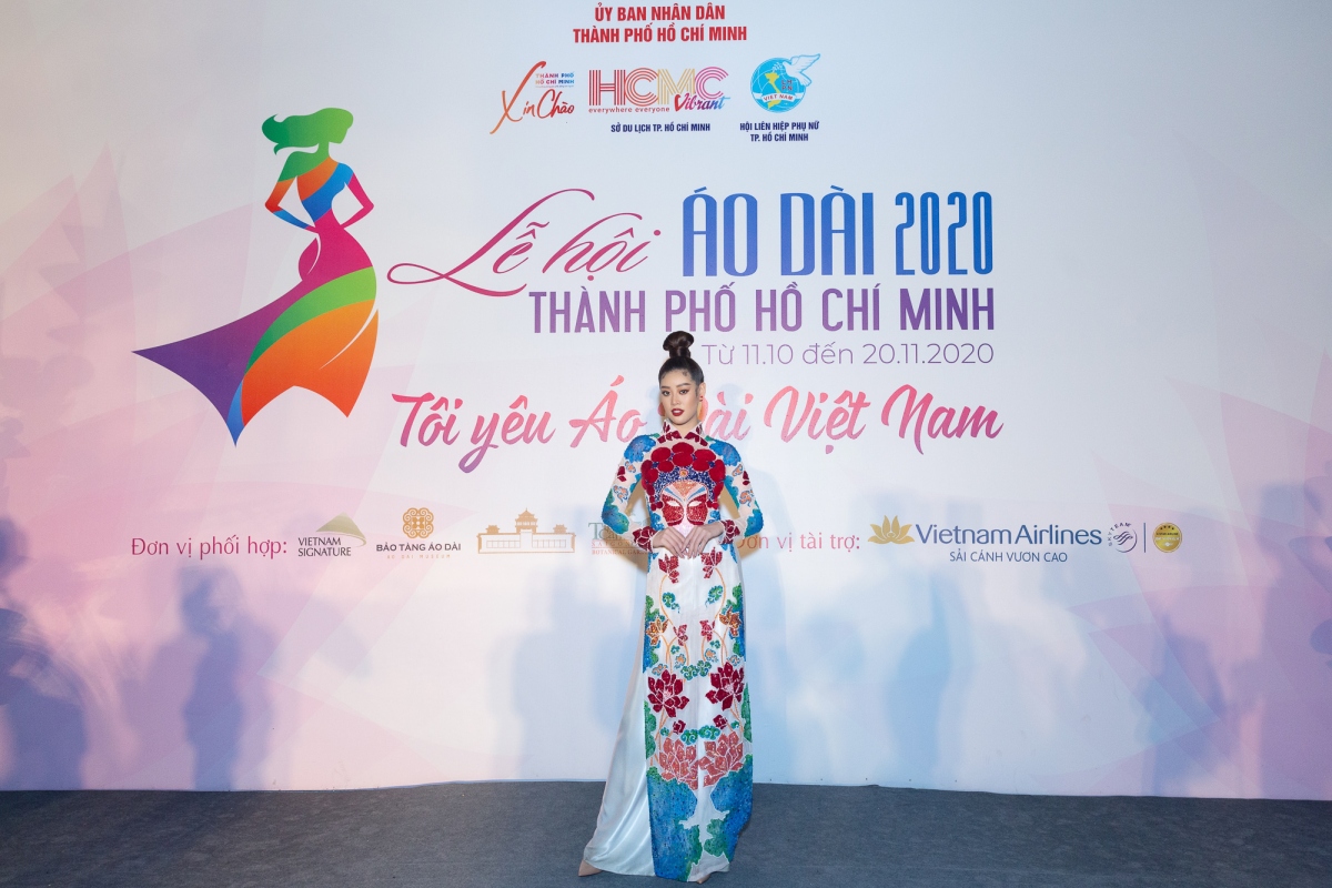 hoa hậu khánh vân đẹp rạng rỡ, trình diễn tại lễ hội áo dài tp hcm năm 2020 hình ảnh 1 hoa hau khanh van dep rang ro, trinh dien tai le hoi ao dai tp hcm nam 2020 hinh anh 1