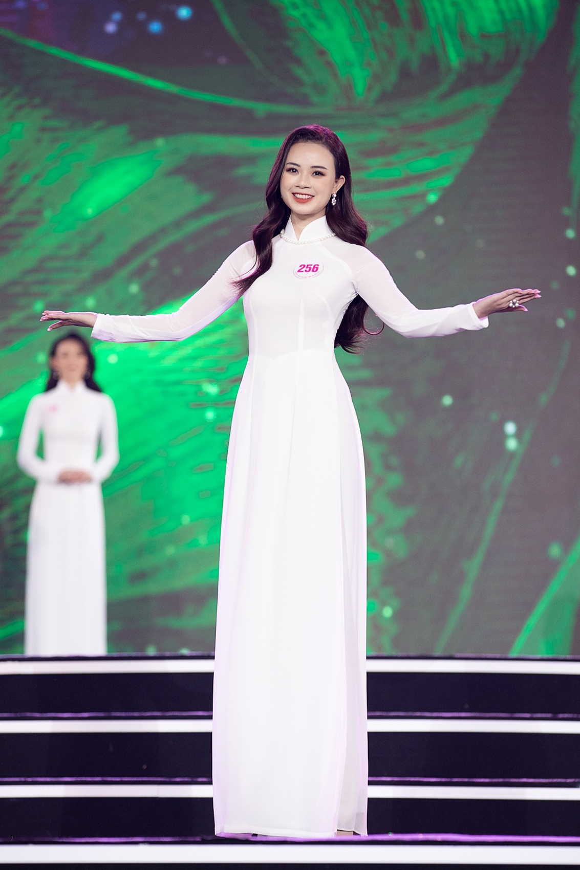 dan thi sinh hoa hau viet nam 2020 duyen dang voi ao dai trang hinh anh 16