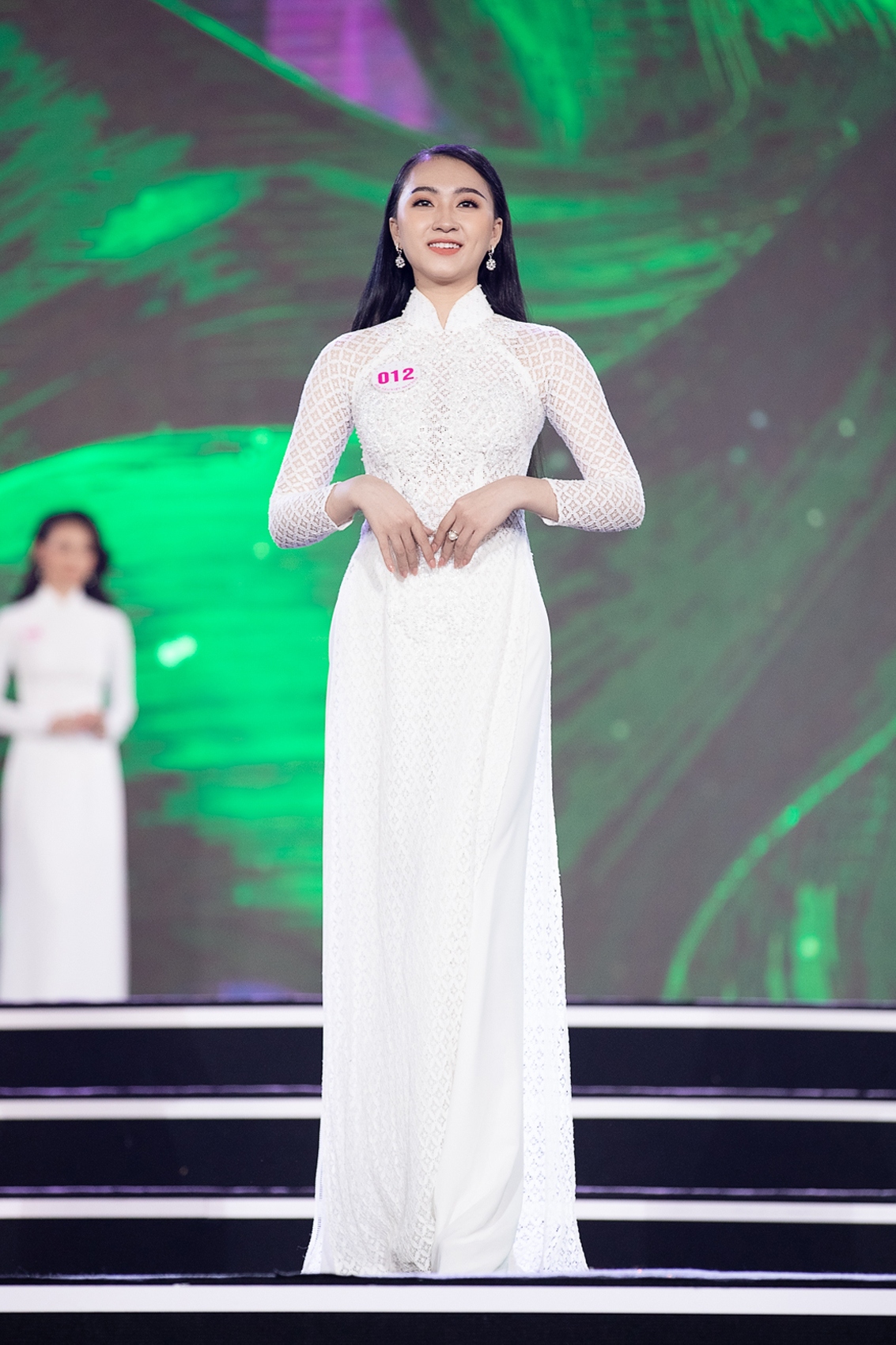 dan thi sinh hoa hau viet nam 2020 duyen dang voi ao dai trang hinh anh 20