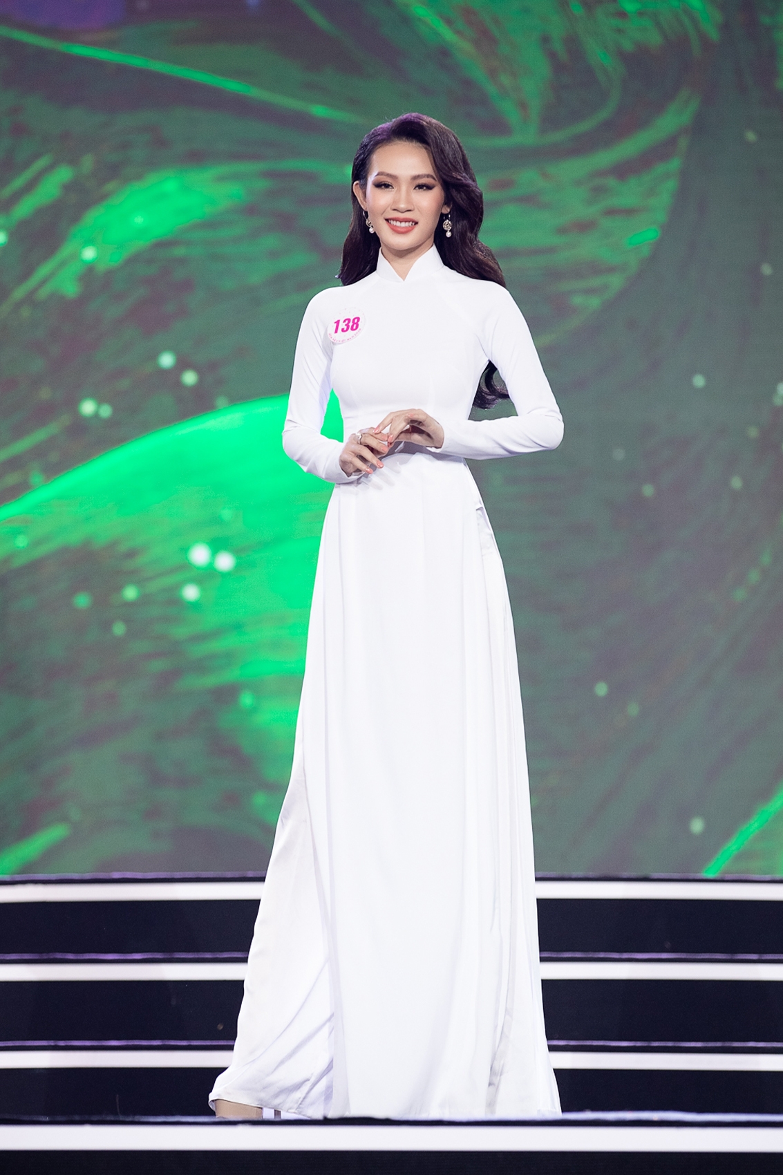 dan thi sinh hoa hau viet nam 2020 duyen dang voi ao dai trang hinh anh 10