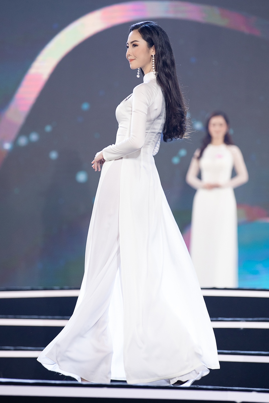 dan thi sinh hoa hau viet nam 2020 duyen dang voi ao dai trang hinh anh 25