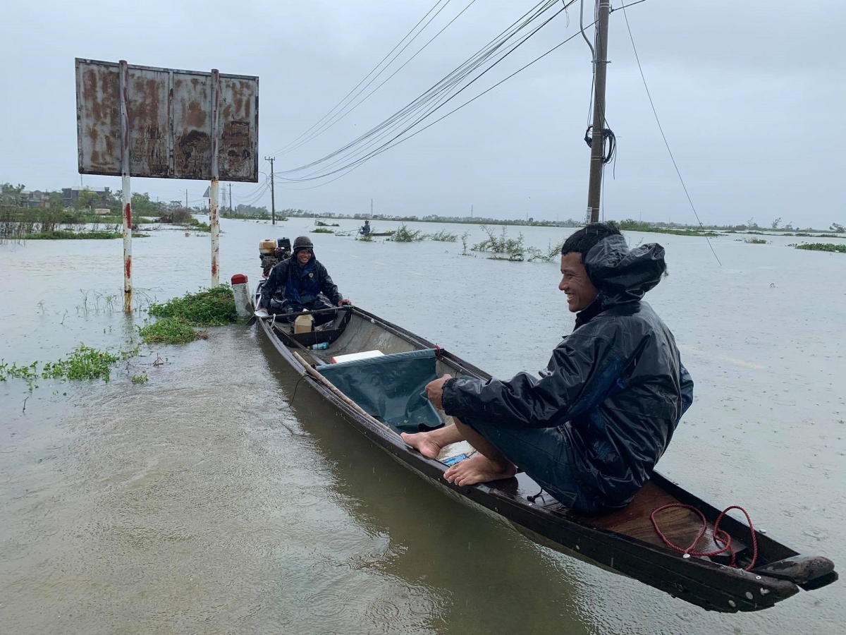 Anh nhieu khu dan cu o thua thien hue bi ngap, mot nguoi bi mat tich trong mua lu hinh anh 6