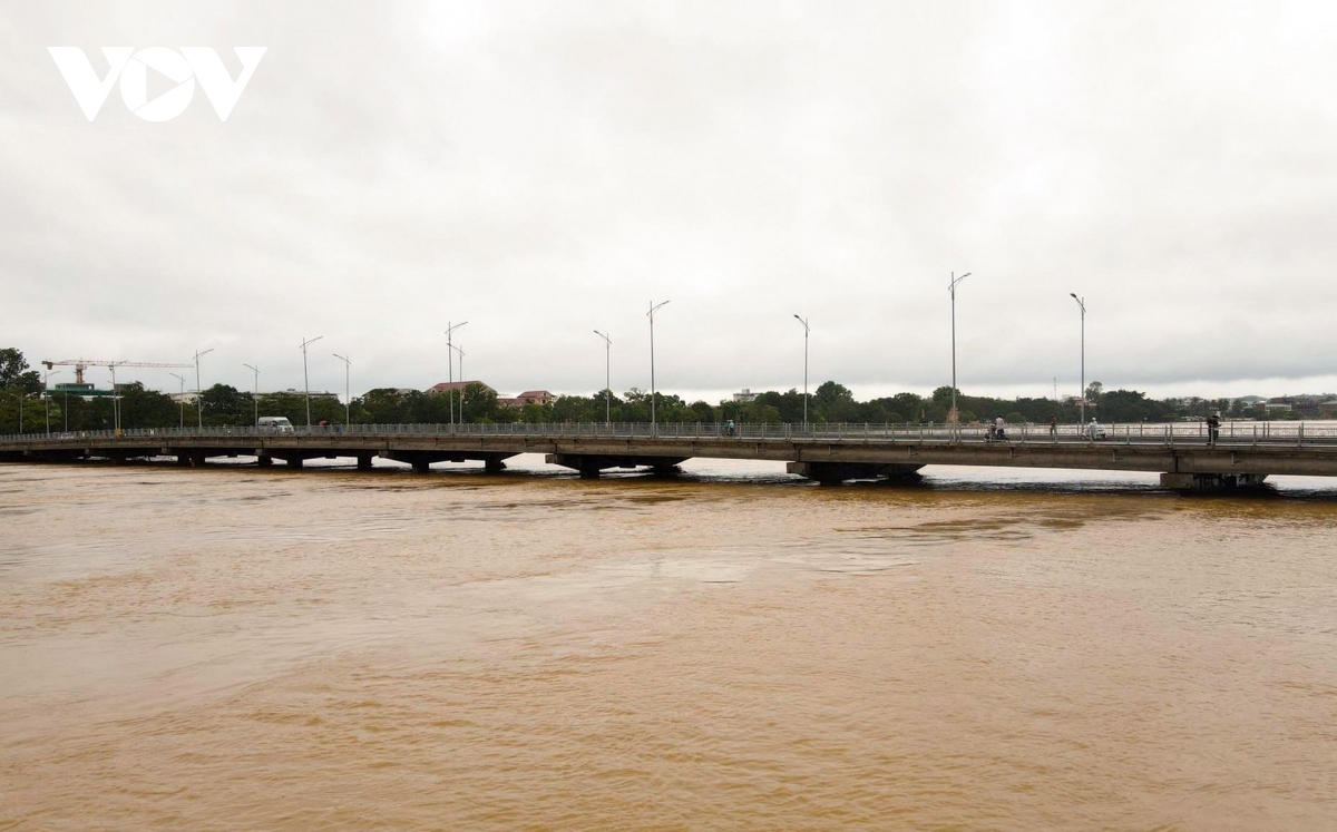 hue hit by prolonged period of heavy rain picture 3