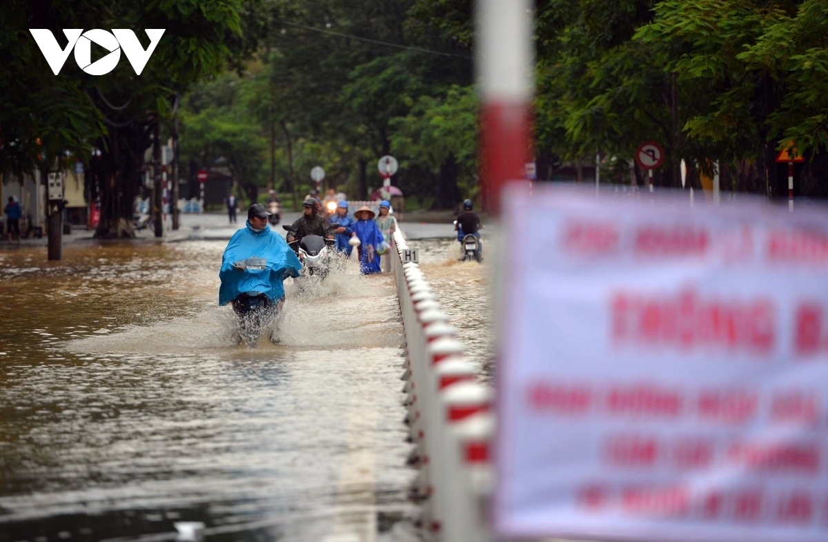 hue hit by prolonged period of heavy rain picture 8