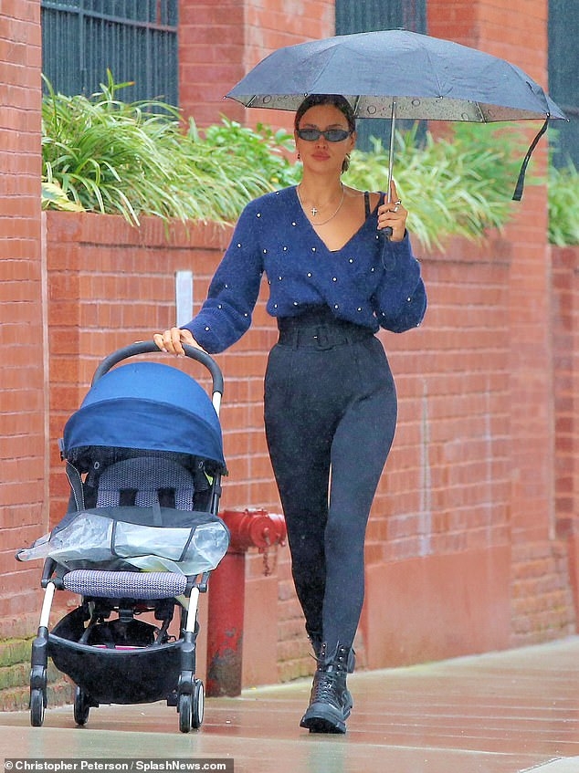 sieu mau irina shayk thanh lich ra pho hinh anh 4