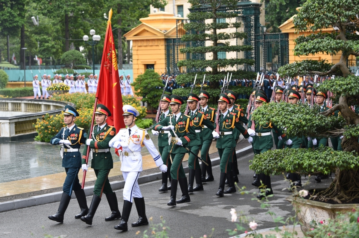 official welcome ceremony for japanese pm in hanoi picture 1