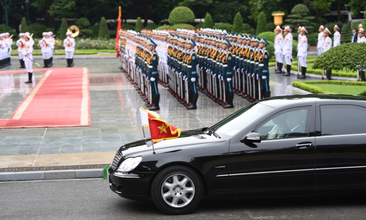 official welcome ceremony for japanese pm in hanoi picture 2