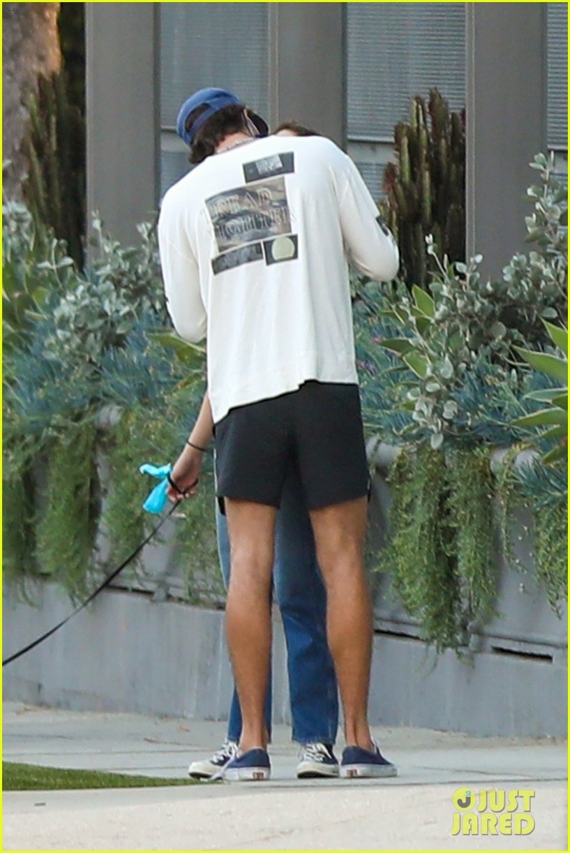 con gai cindy crawford va ban trai moi khoa moi ngot ngao o chon dong nguoi hinh anh 3