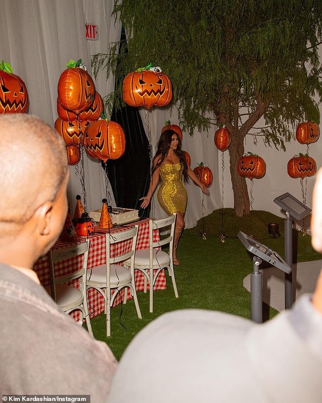 kim kardashian rang ro don sinh nhat tuoi 40 hinh anh 4