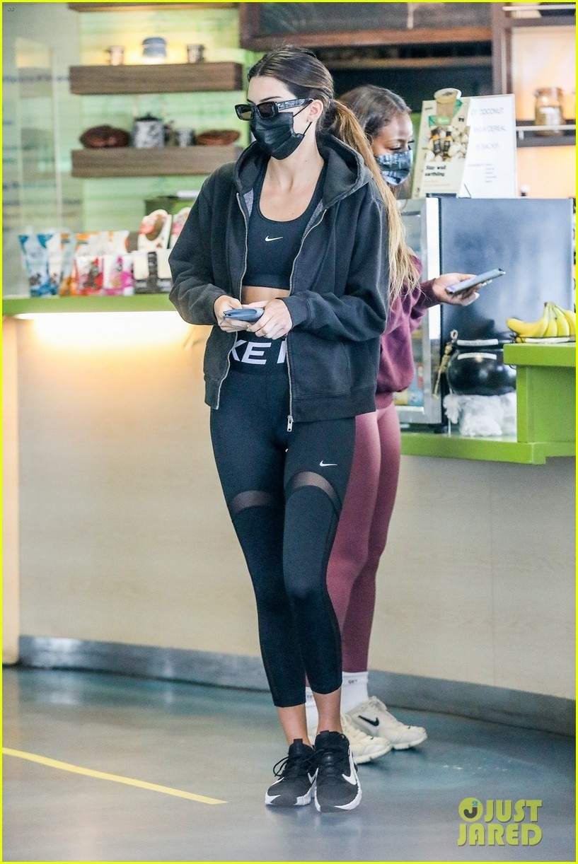 kendall jenner va ba xa justin bieber vui ve ra pho sau buoi tap gym hinh anh 7