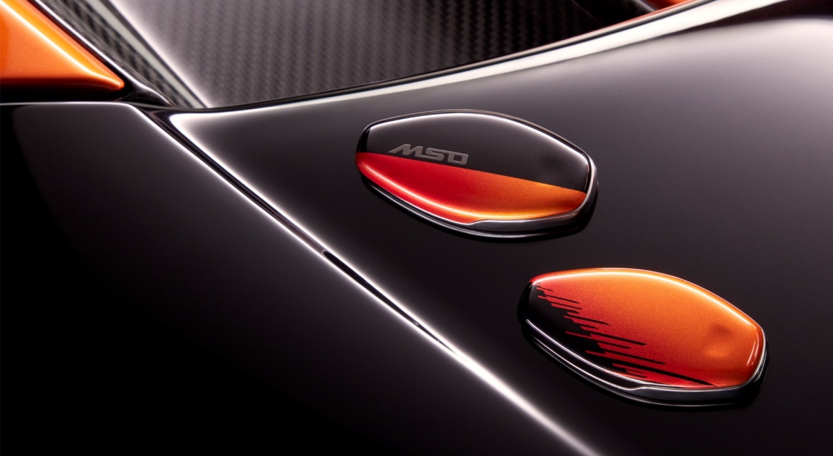 ngam mclaren 765lt voi phoi mau strata do mso dam trach hinh anh 12