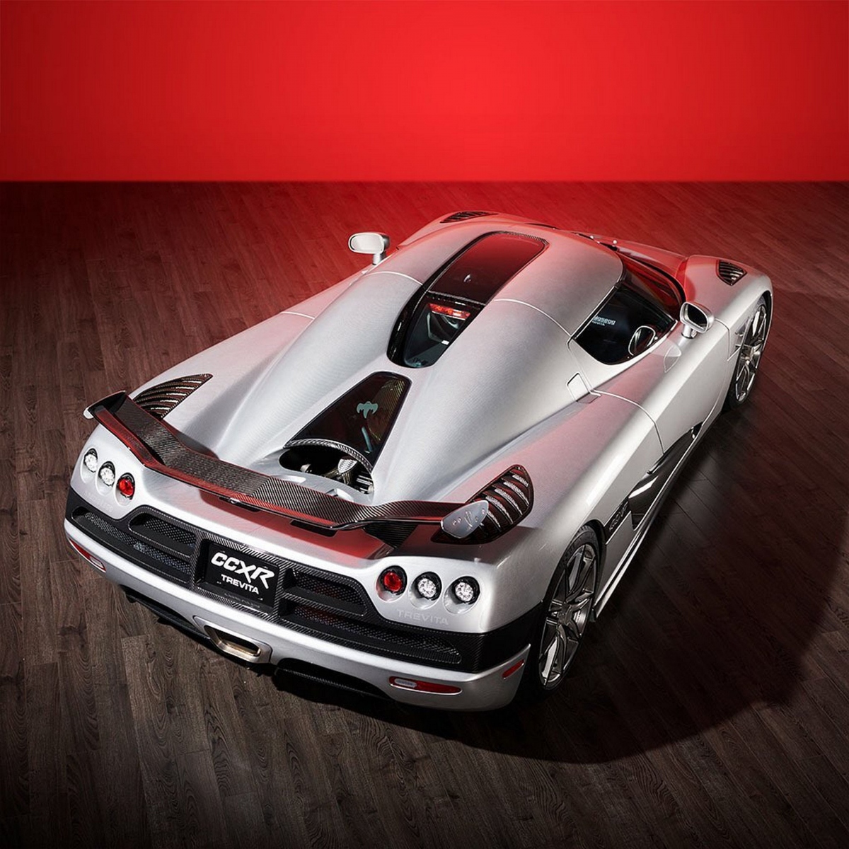 thue koenigsegg ccxr trevita voi gia hon nua ty dong moi thang hinh anh 3