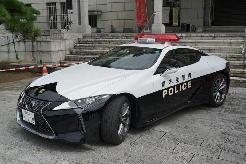 Cảnh sát Nhật Bản được tặng Lexus LC 500 làm xe tuần tra | VOV.VN