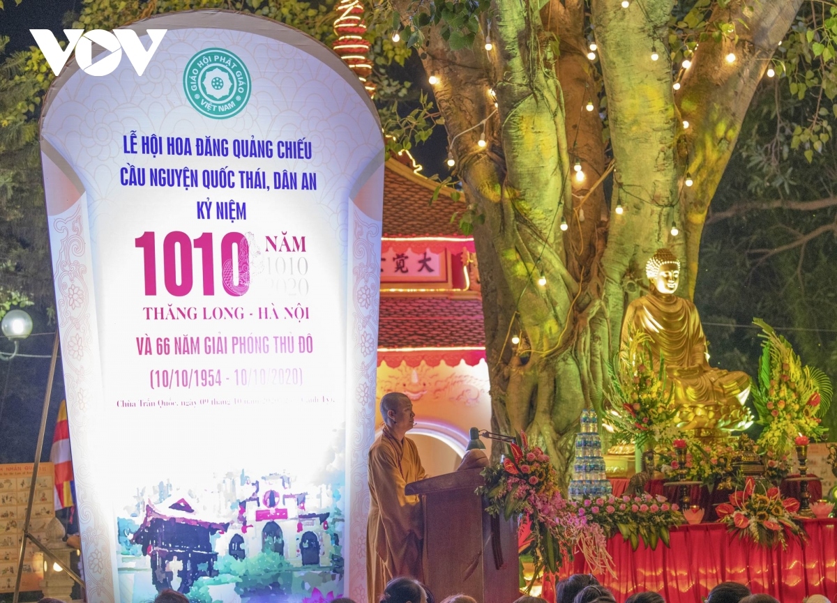 tran quoc pagoda hosts lantern festival to celebrate 66th hanoi liberation day picture 5