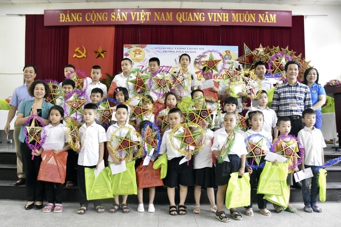 deprived children nationwide enjoy celebrations for mid-autumn festival picture 1