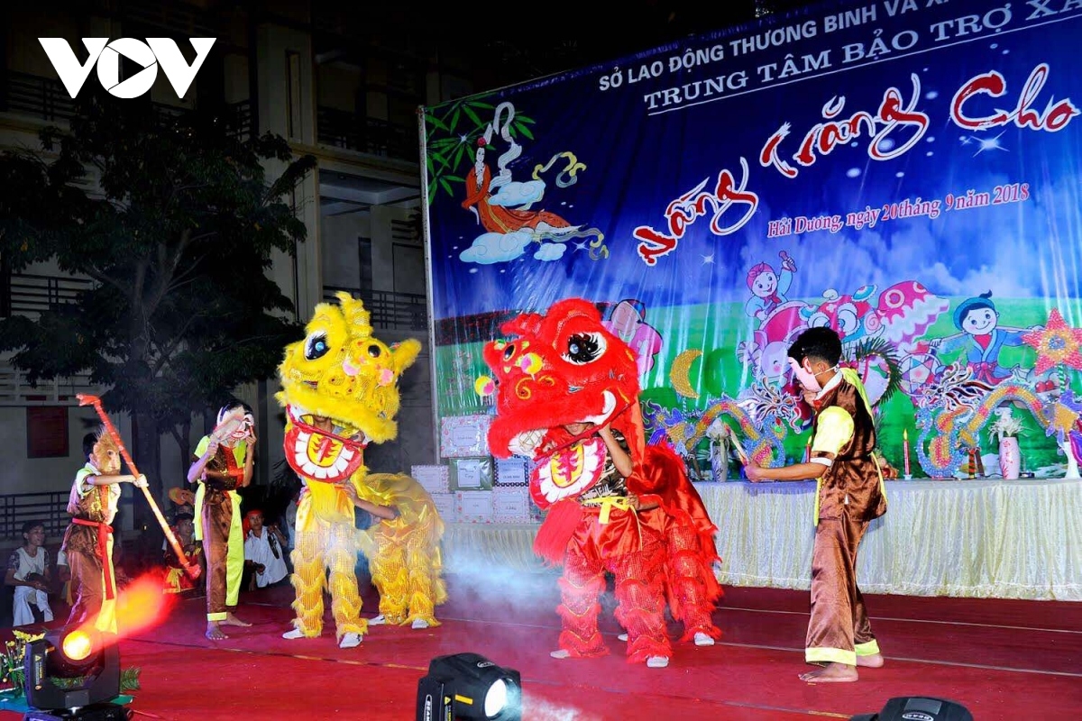 deprived children nationwide enjoy celebrations for mid-autumn festival picture 5