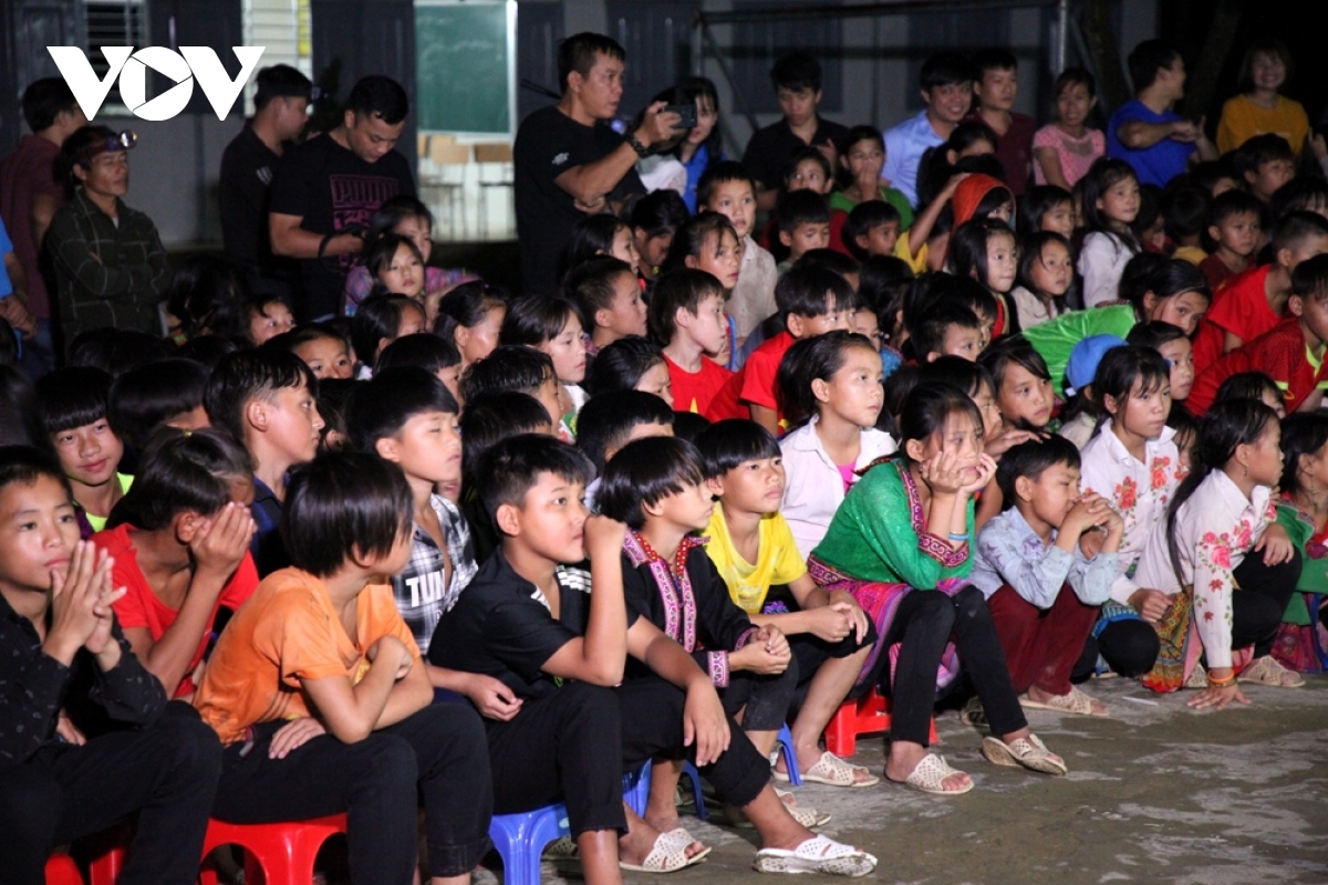 deprived children nationwide enjoy celebrations for mid-autumn festival picture 7