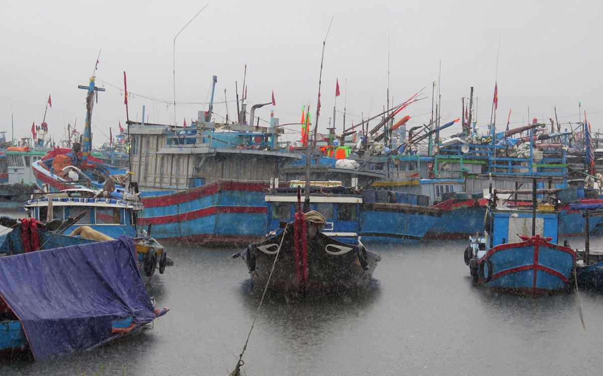 Miền Trung sẵn sàng đối phó áp thấp nhiệt đới và đợt mưa lũ mới