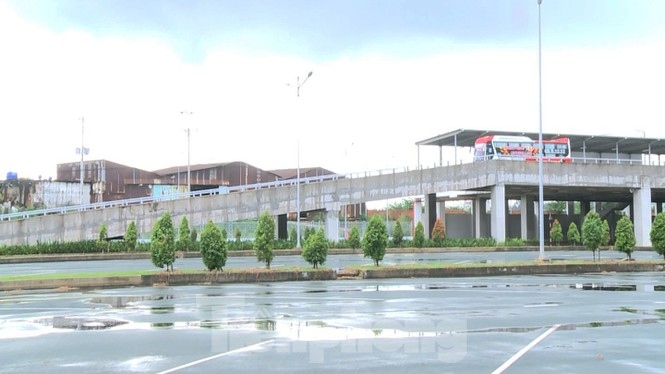 close-up of modern vietnamese bus station ahead of launch picture 9