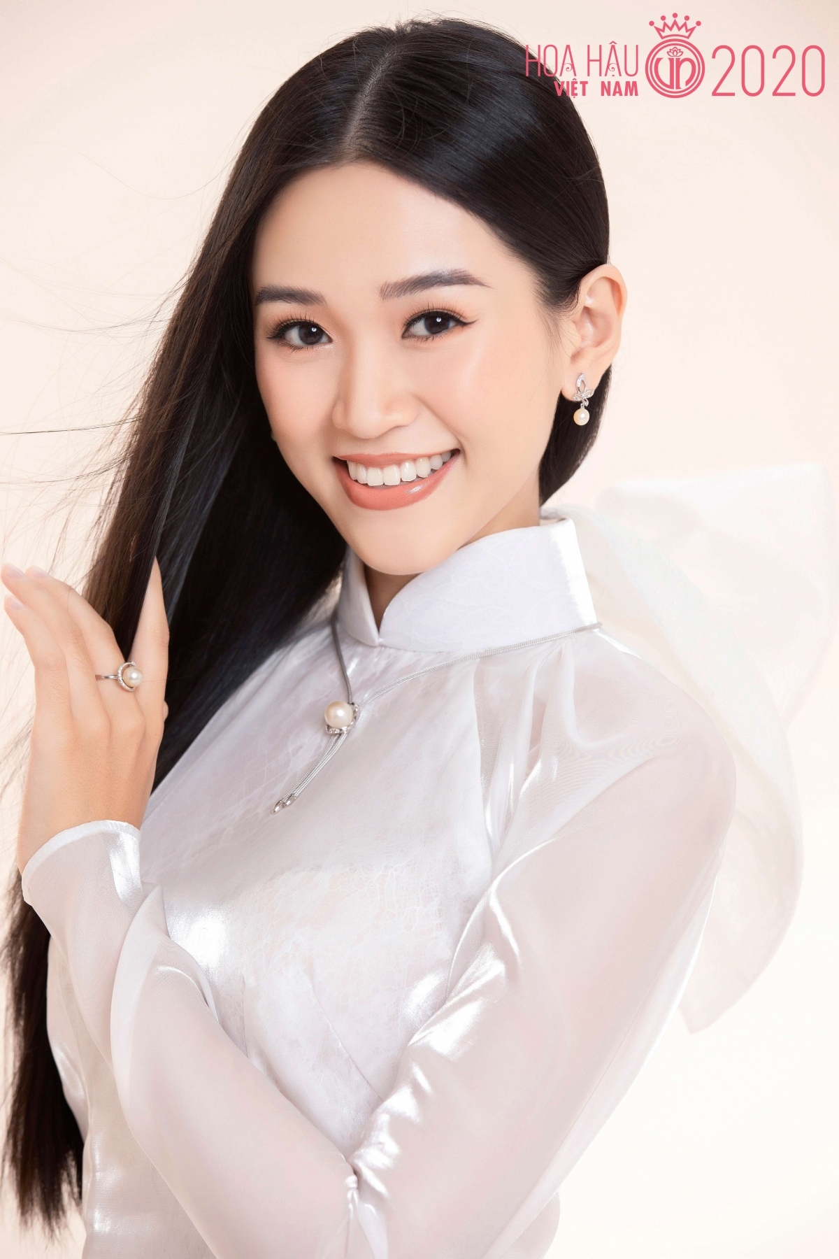 leading miss vietnam contestants shine in ao dai photo shoot picture 8