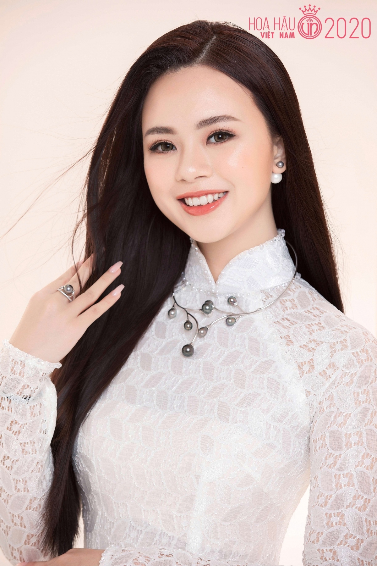 leading miss vietnam contestants shine in ao dai photo shoot picture 9