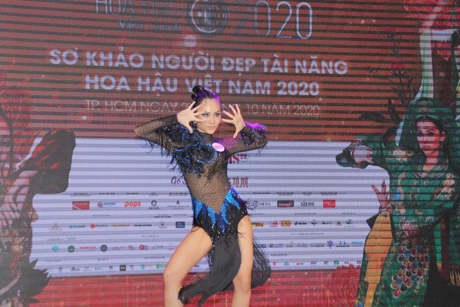 miss vietnam 2020 contestants show off talents picture 12