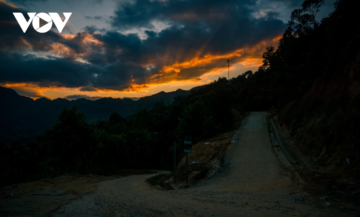 sunset in northern mountainous areas picture 12