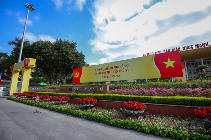 hanoi receives makeover for liberation day celebrations picture 4