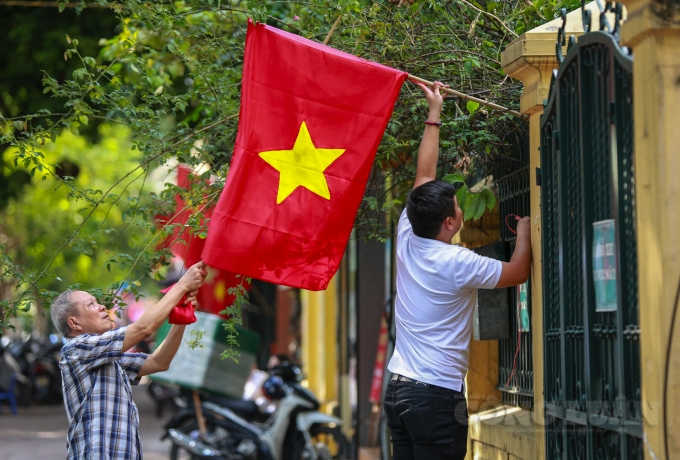 hanoi receives makeover for liberation day celebrations picture 5