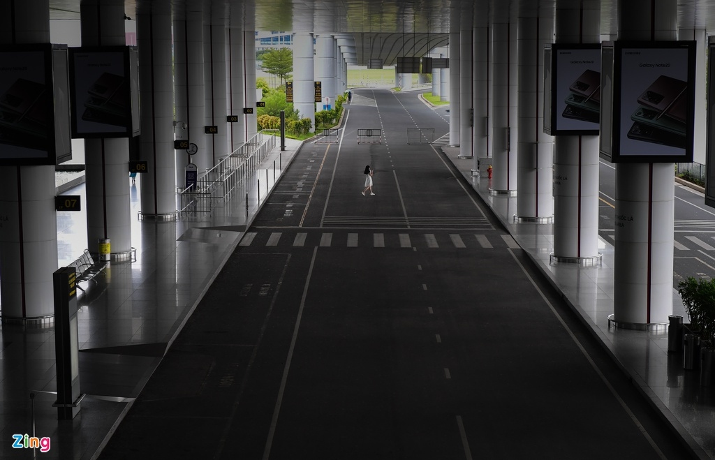 terminal 2 of noi bai international airport falls quiet picture 1