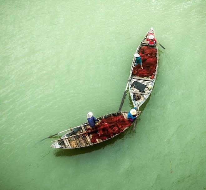 daily lives of local people through lens of french photographer picture 12