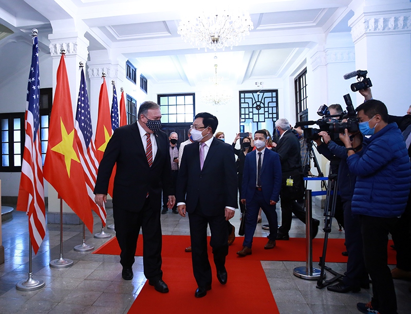 us secretary pompeo welcomed in hanoi picture 2