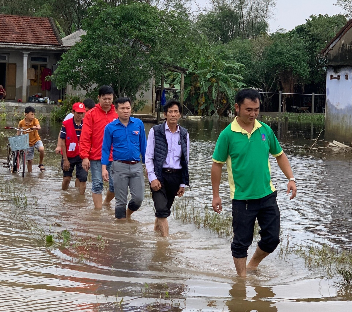 pvfcco khan cap cuu tro dong bao vung lu mien trung hinh anh 1