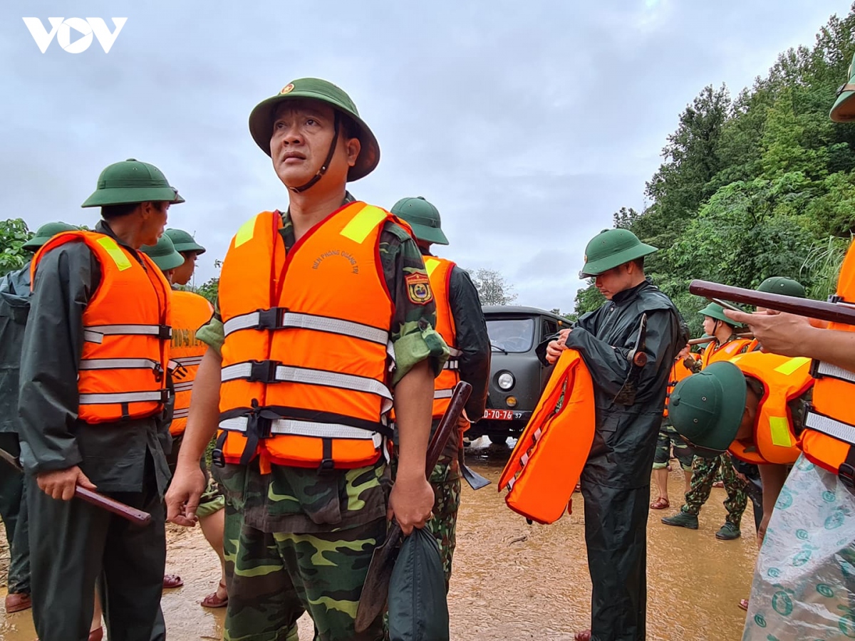 Ung cuu khan cap vu sat lo nghiem trong vui lap khoang 20 can bo chien si o quang tri hinh anh 6