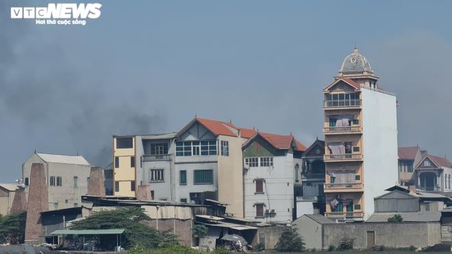 kinh hai 300 ong khoi xa thang len troi o lang tai che nhom lon nhat mien bac hinh anh 12