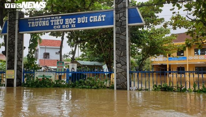 central vietnam rushes to mitigate impact of typhoon molave picture 10