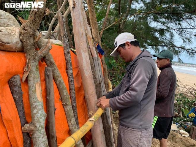 central vietnam rushes to mitigate impact of typhoon molave picture 5