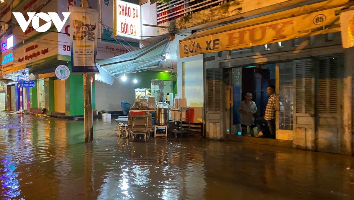 rising tides lead to flood warning level 3 being issued in mekong delta region picture 2