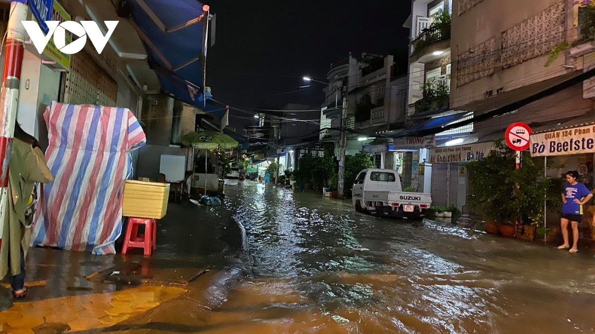 rising tides lead to flood warning level 3 being issued in mekong delta region picture 3