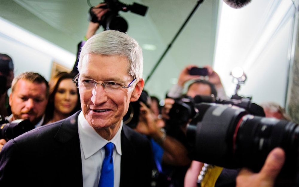 CEO Tim Cook được Apple thưởng "khủng"