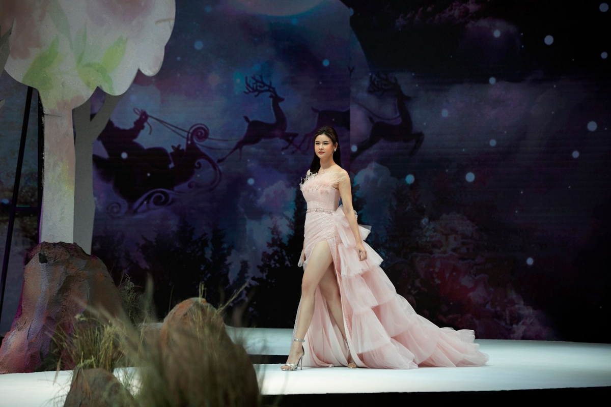 lan khue, truong quynh anh catwalk mo man vietnam junior fashion week 2020 hinh anh 5