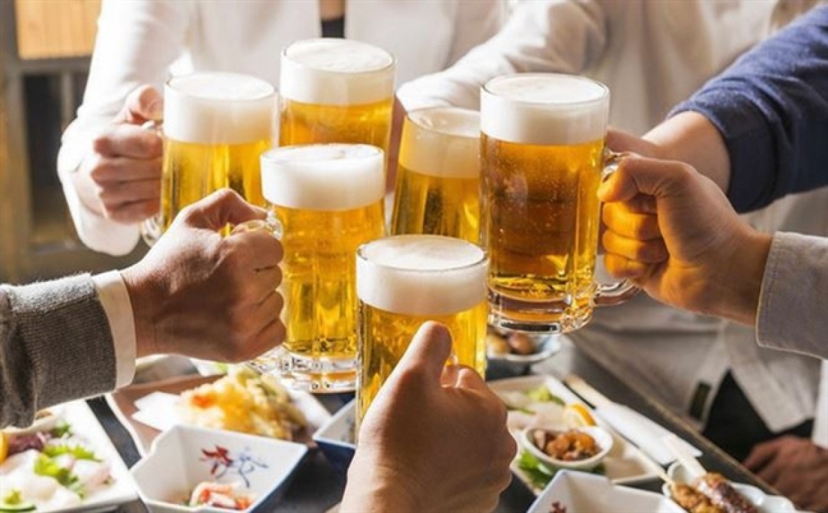 Phạt tiền người ép uống rượu bia: Khó chứng minh hành vi vi phạm ...