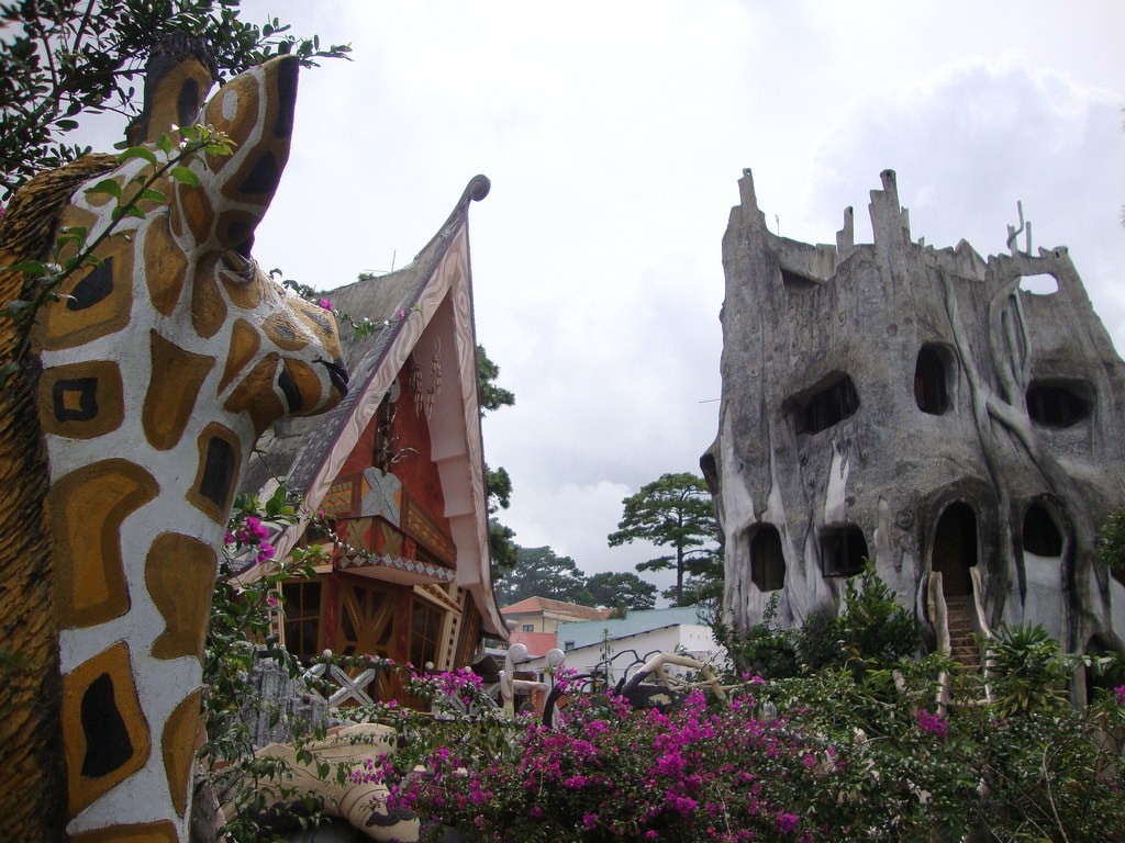 weirdest vietnamese places through the eyes of a foreigner picture 2