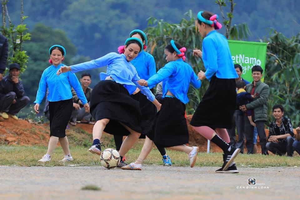 vo hoang yen, mau thuy mac vay da bong voi phu nu san chi o quang ninh hinh anh 8